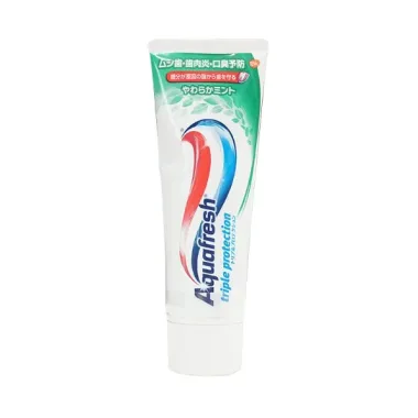 Kem đánh răng Aquafresh Triple Protection 140g - hàng Nhật Bản